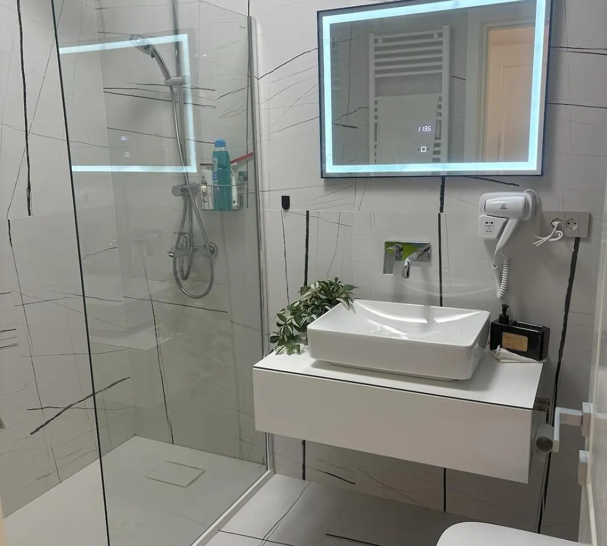 Lamar Parlament De Luxe Bucharest Apartment